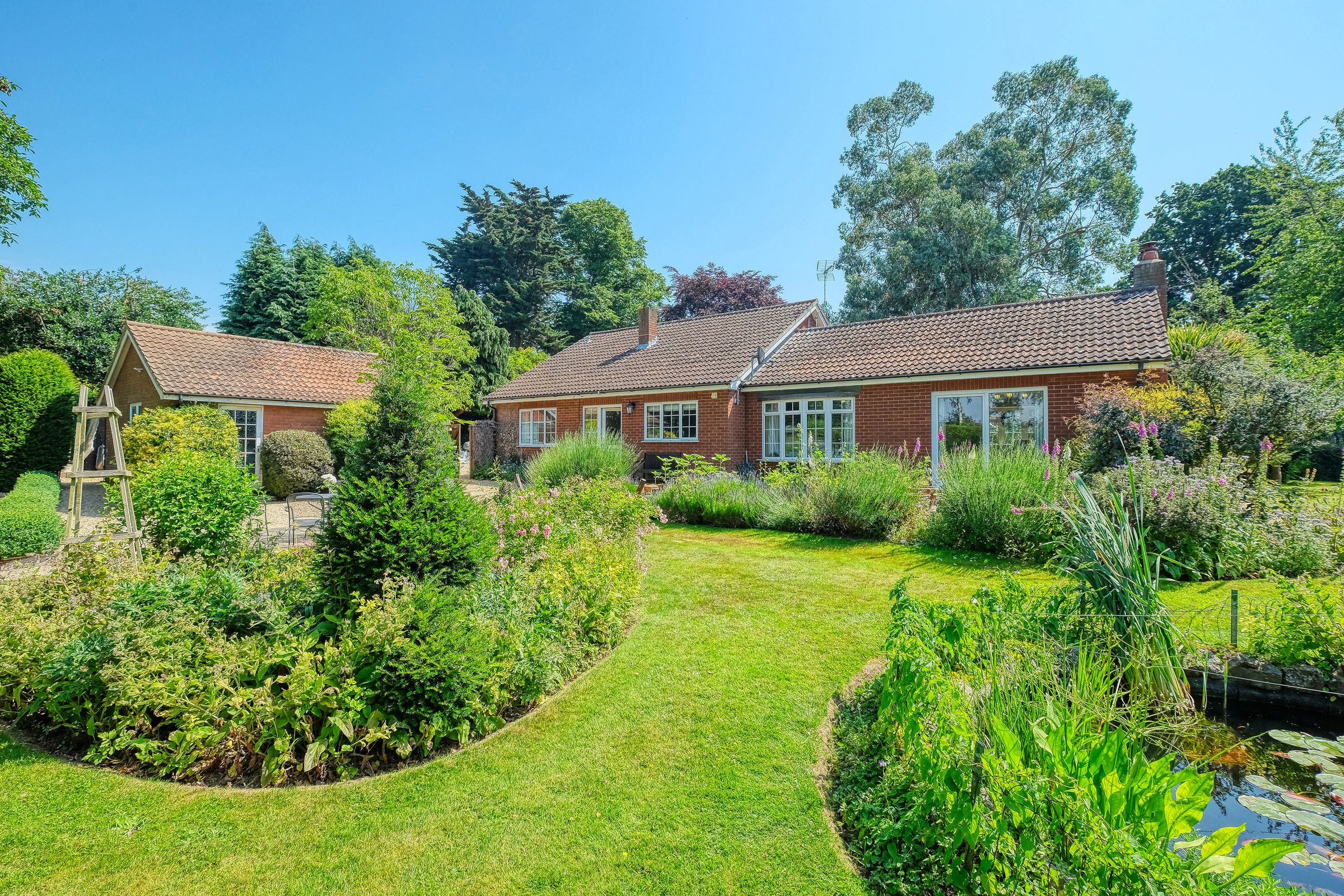 4 bed detached bungalow for sale in South Walsham Road, Acle NR13. Zoopla