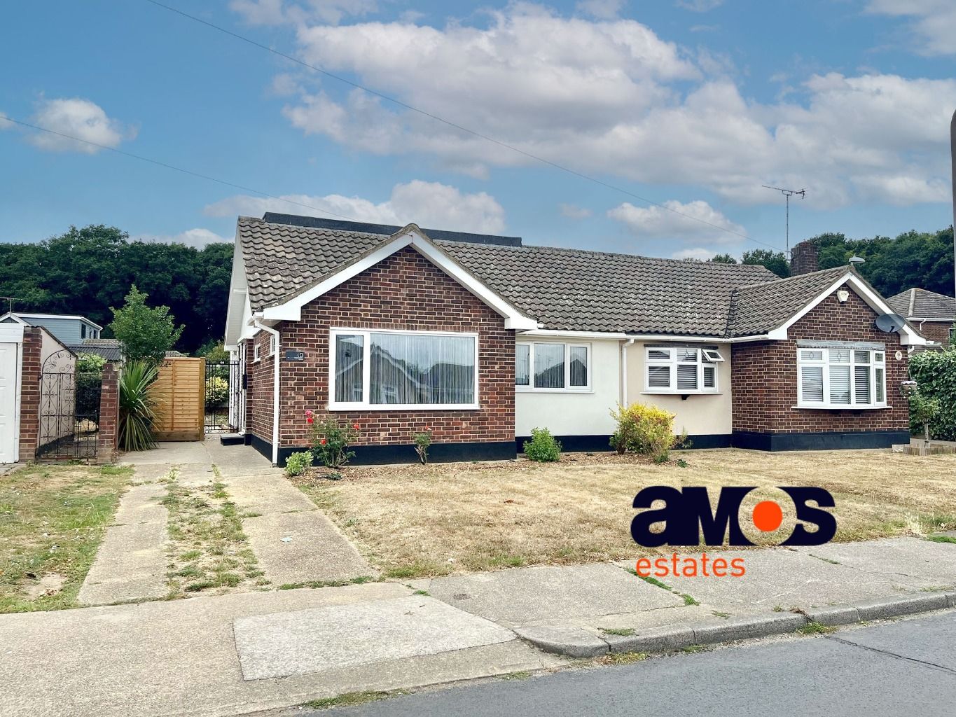 4 bed semidetached house for sale in Cheltenham Drive, Thundersley SS7