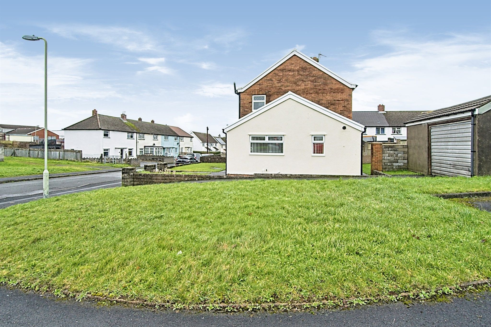 3 bed semidetached house for sale in Beech Road, Llanharry, Pontyclun