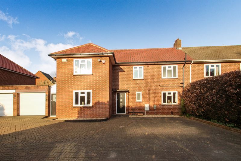 4 bed semidetached house for sale in Buxton Lane, Caterham CR3 Zoopla