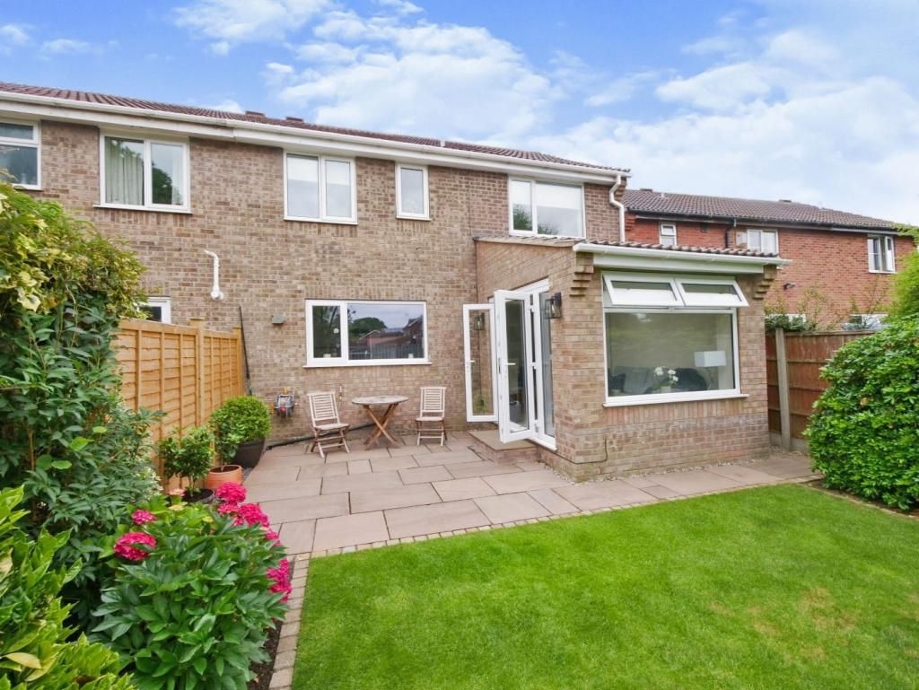 4 bed semidetached house for sale in Plantation Way, Wigginton, York