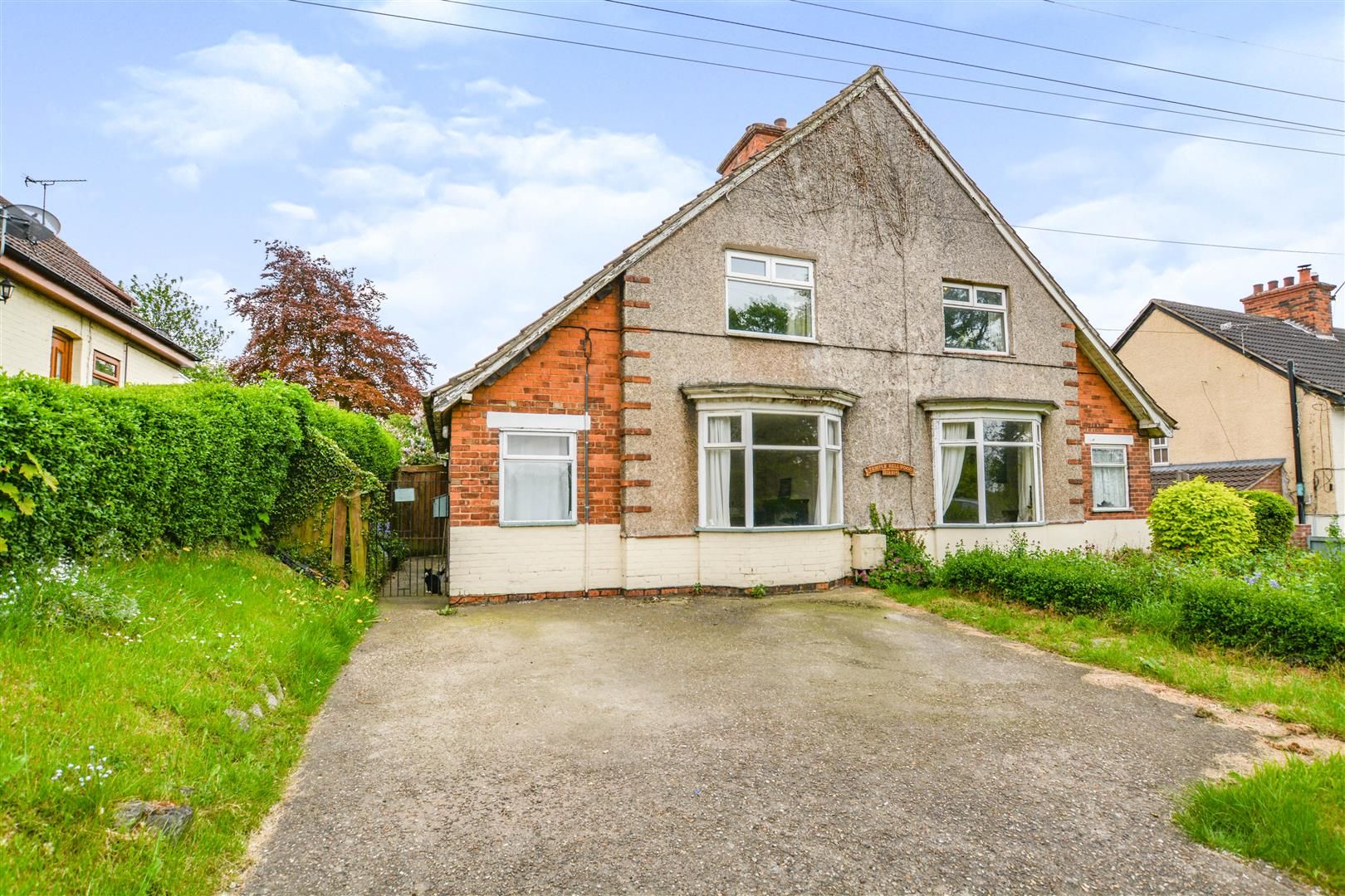 3 bed semidetached house for sale in Burringham Road, Scunthorpe DN17