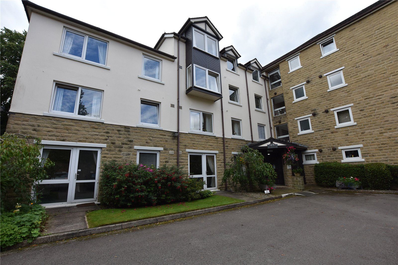 Nicholson Court Fitzroy Drive Oakwood Leeds LS8  