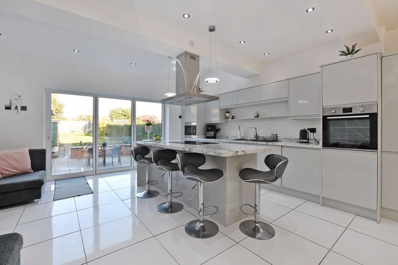 4 bed semidetached house for sale in Hollinsend Road, Gleadless