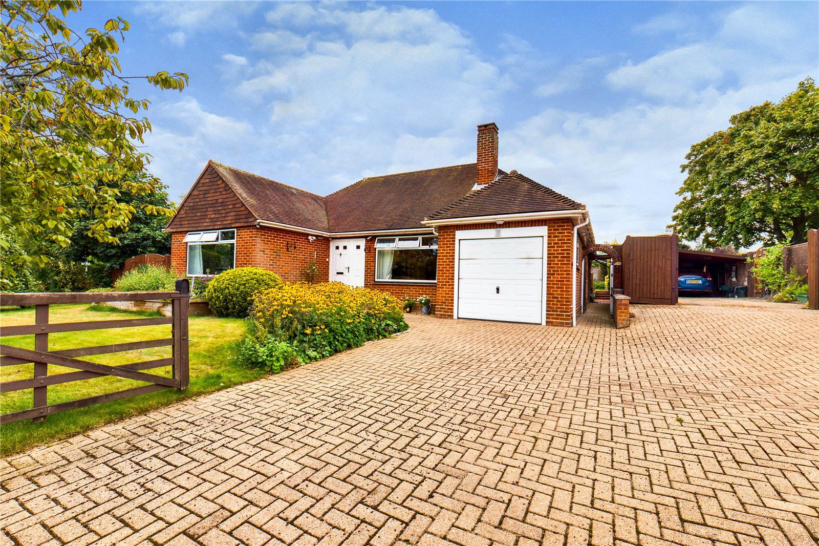 3 bed bungalow for sale in Pentland Close, Reading, Berkshire RG30 Zoopla
