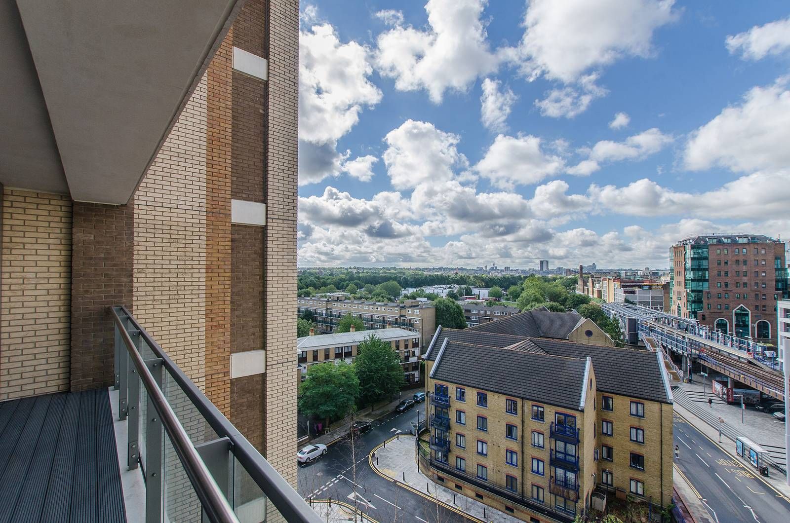 2 bed flat to rent in East Ferry Road, Canary Wharf, London E14 Zoopla