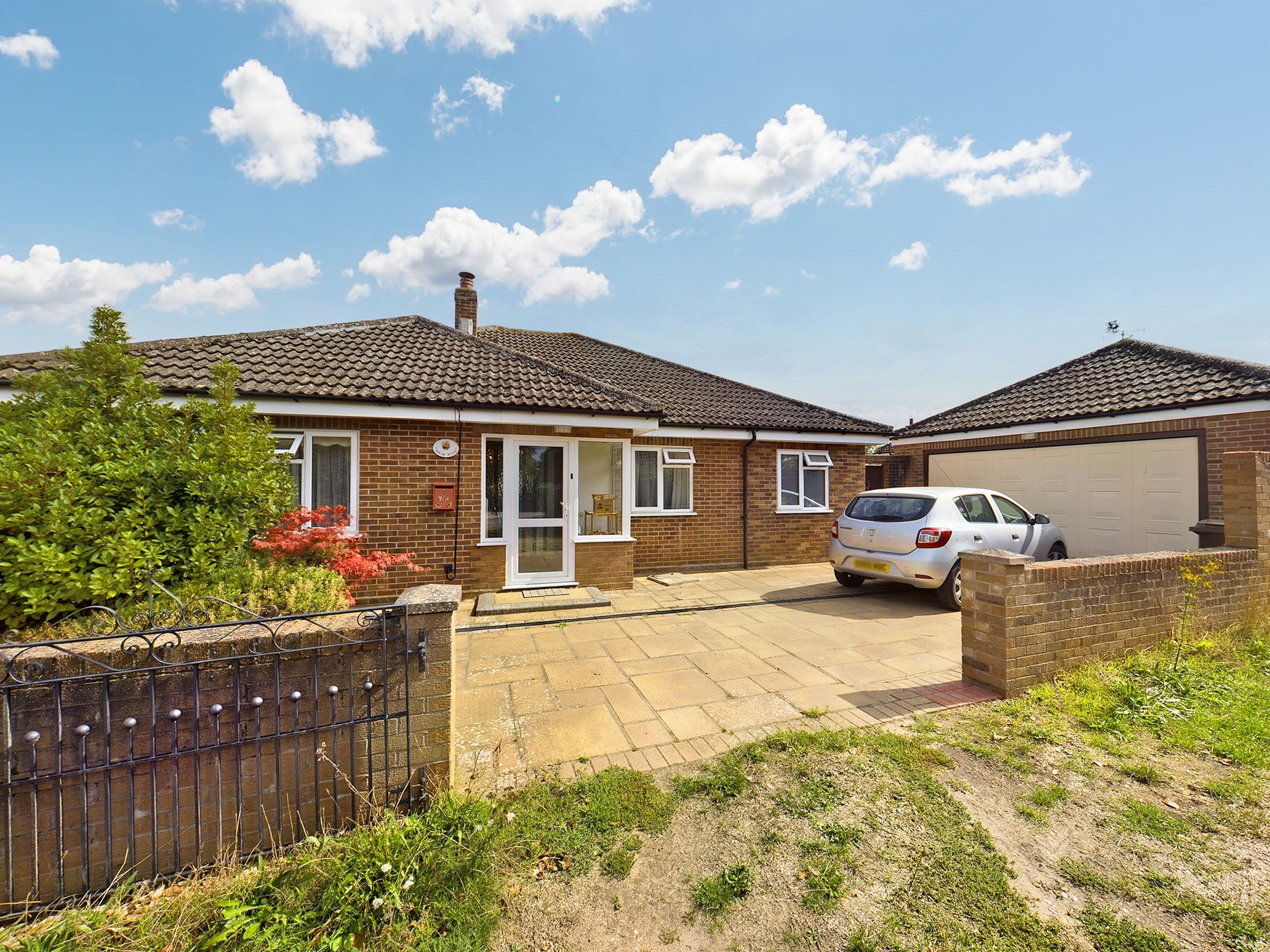 3 bed detached bungalow for sale in Scotgate Close, Great Hockham