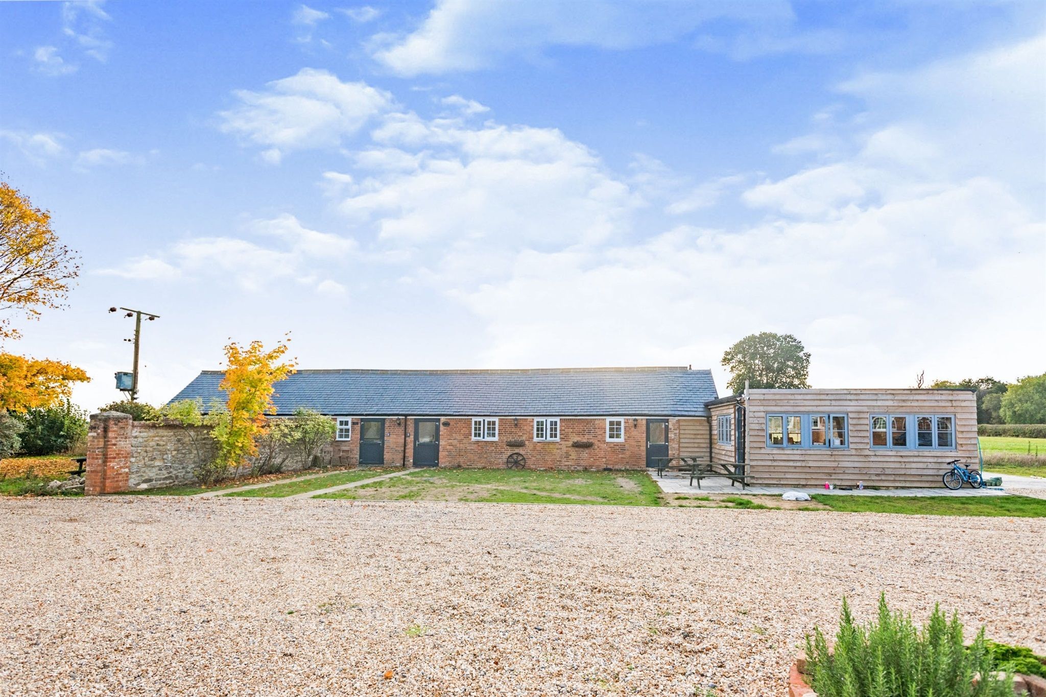 2 bed barn conversion for sale in Warren Farm, Thame Lane, Abingdon