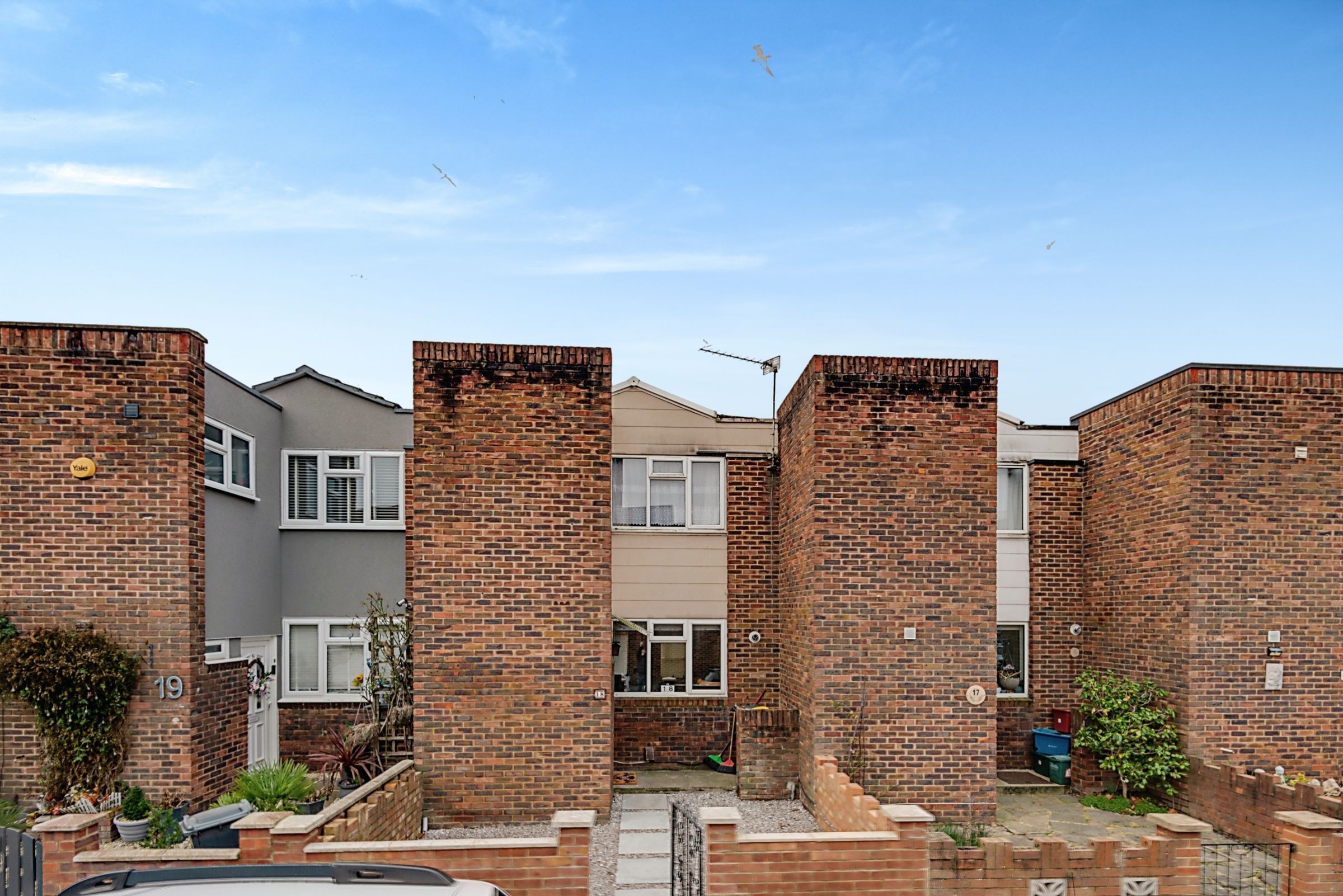 3 bed terraced house for sale in Pottery Road, Brentford TW8 Zoopla