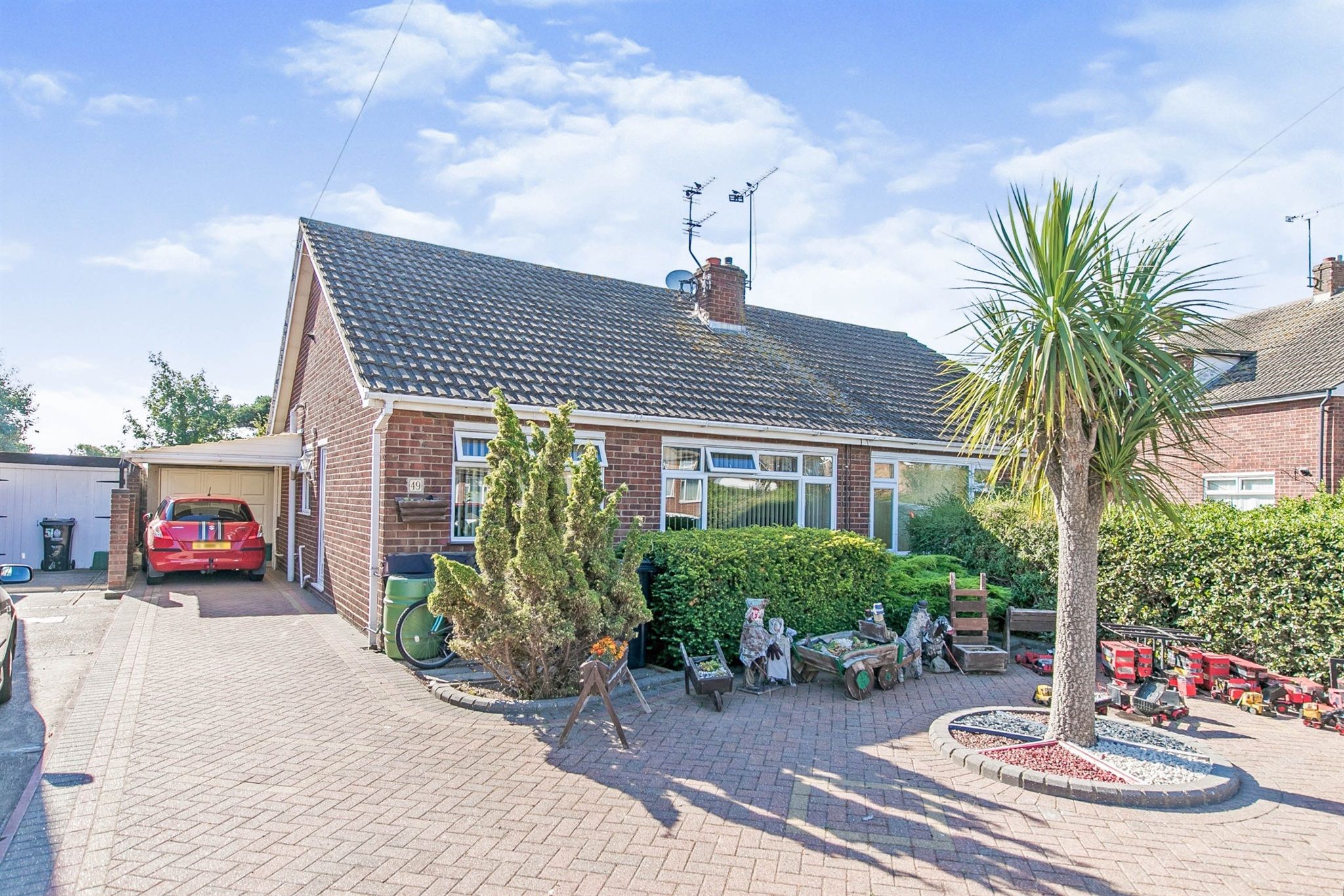 2 bed semidetached bungalow for sale in Sandown Close, ClactonOnSea