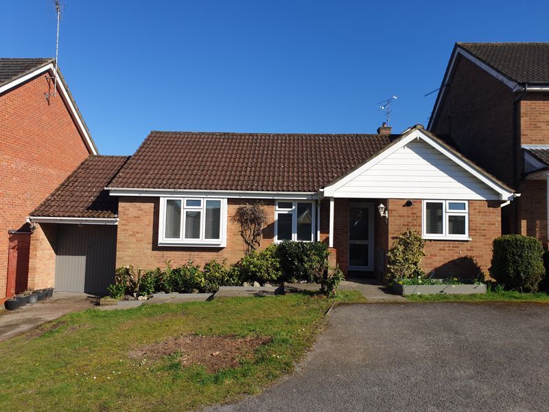 3 bed detached bungalow to rent in Sandringham Way, Frimley, Camberley GU16 Zoopla