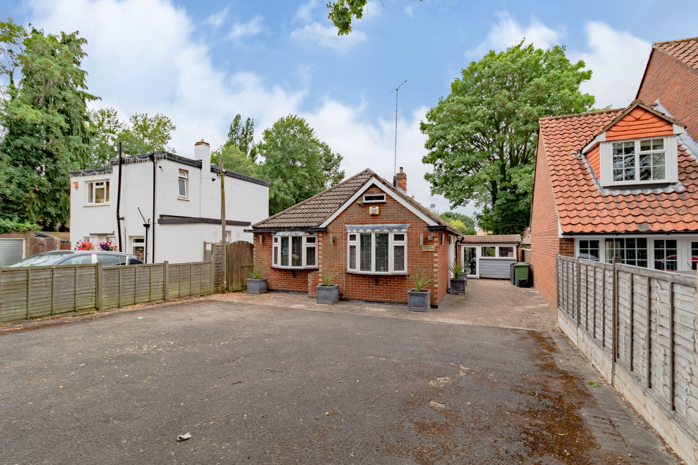 4 bed bungalow for sale in Stoney Road, Bracknell, Berkshire RG42 Zoopla