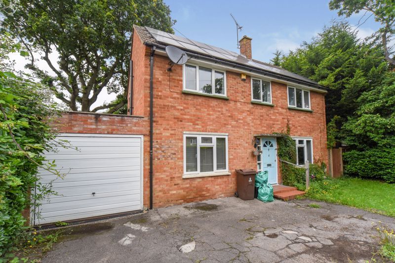 Herons Way Wokingham RG40  