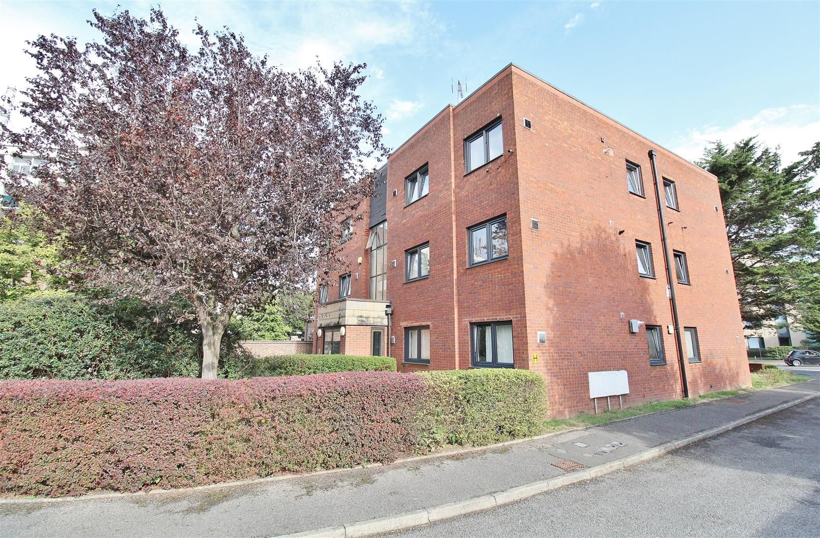 2 bed flat to rent in Twickenham Road, Isleworth TW7 Zoopla