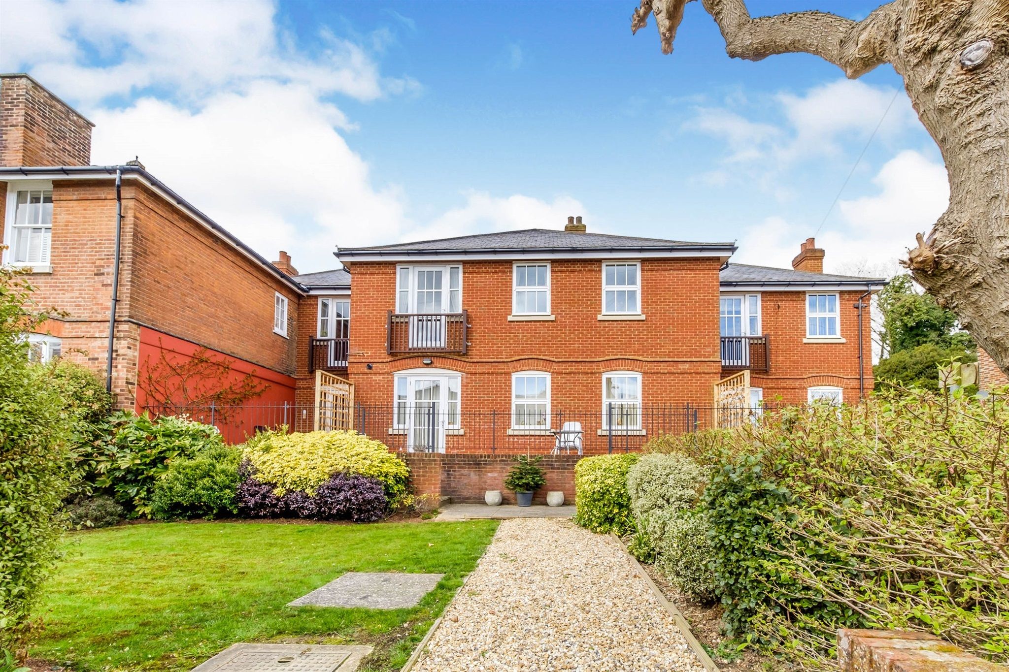 2 bed flat for sale in Police Station Road, West Malling ME19 Zoopla