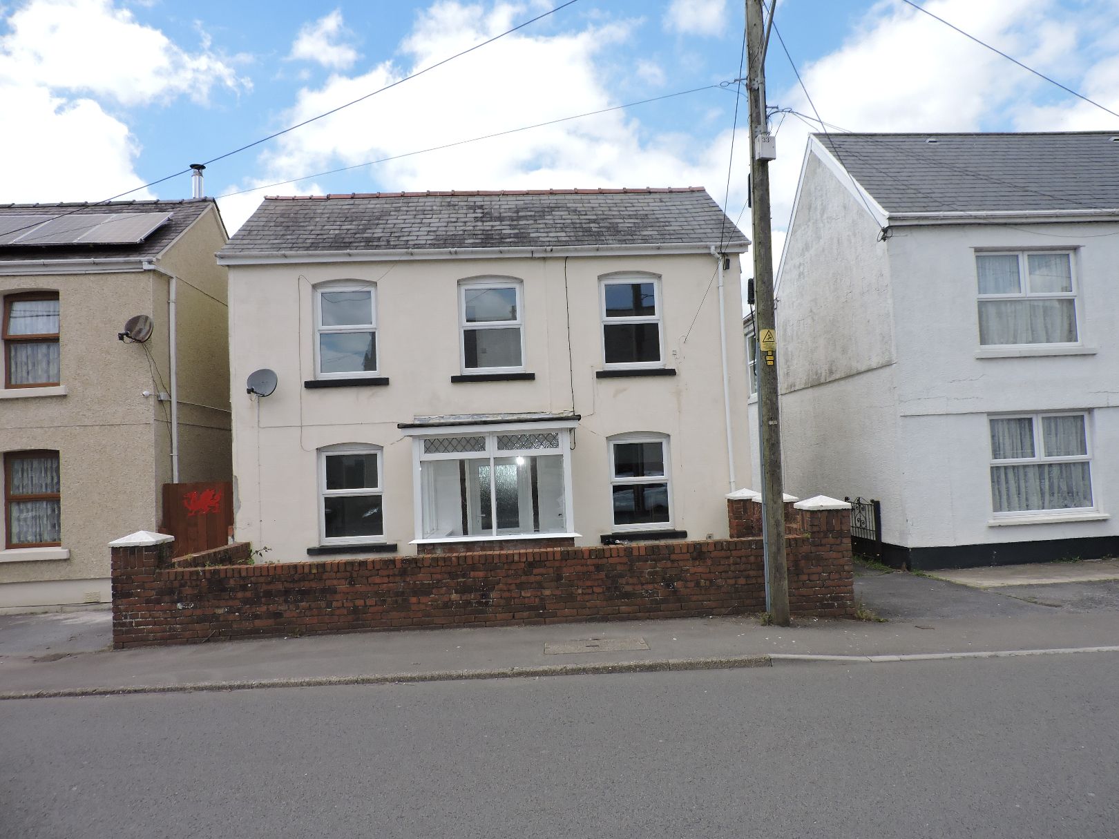 3 bed detached house for sale in Brynamman Road, Lower Brynamman