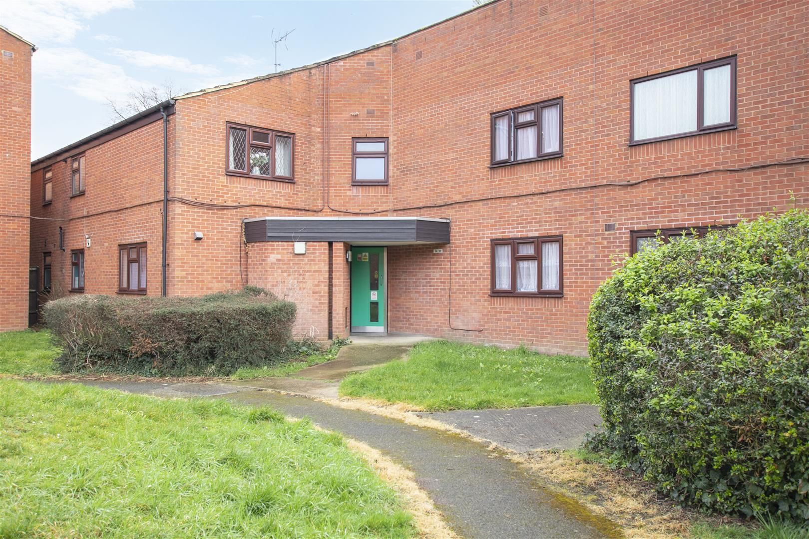 1 bed flat for sale in Raglan Avenue, Waltham Cross EN8 Zoopla