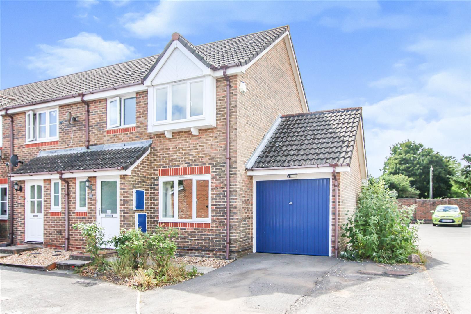 3 bed end terrace house for sale in Sampan Close, Warsash, Southampton