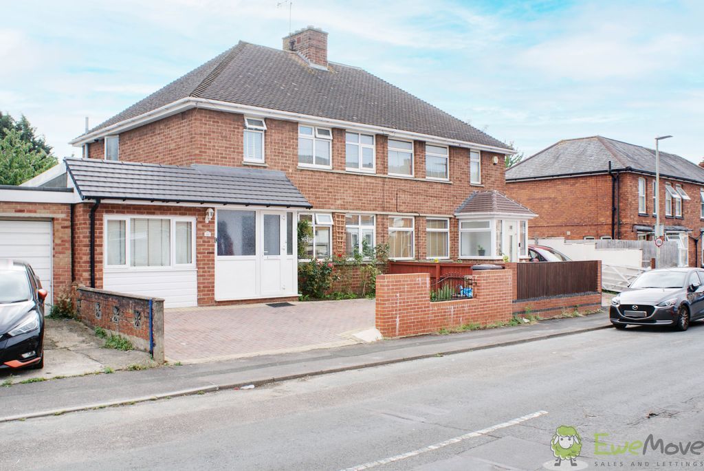 3 bed semidetached house for sale in Hatfield Road, Tredworth
