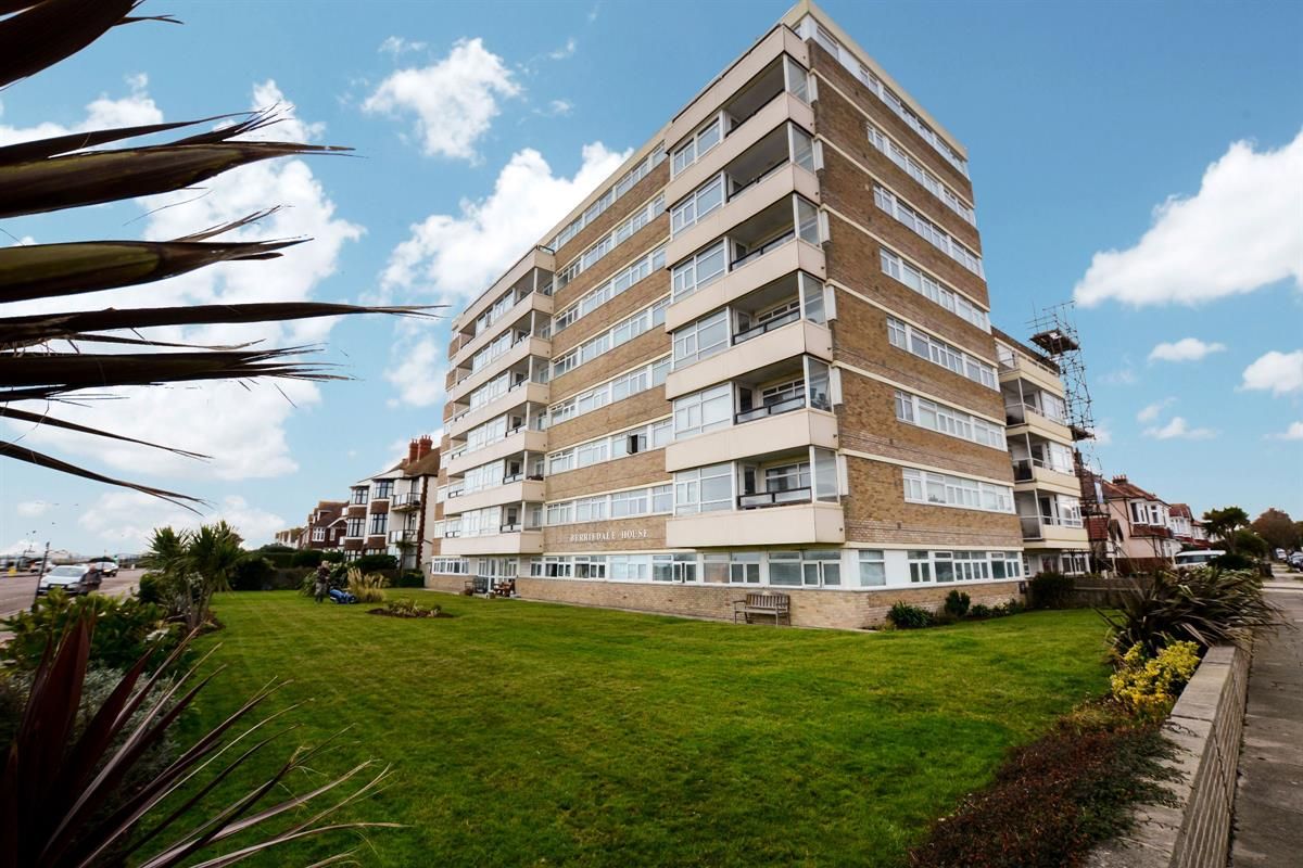 1 bed flat to rent in Berriedale House, Kingsway, Hove BN3 Zoopla