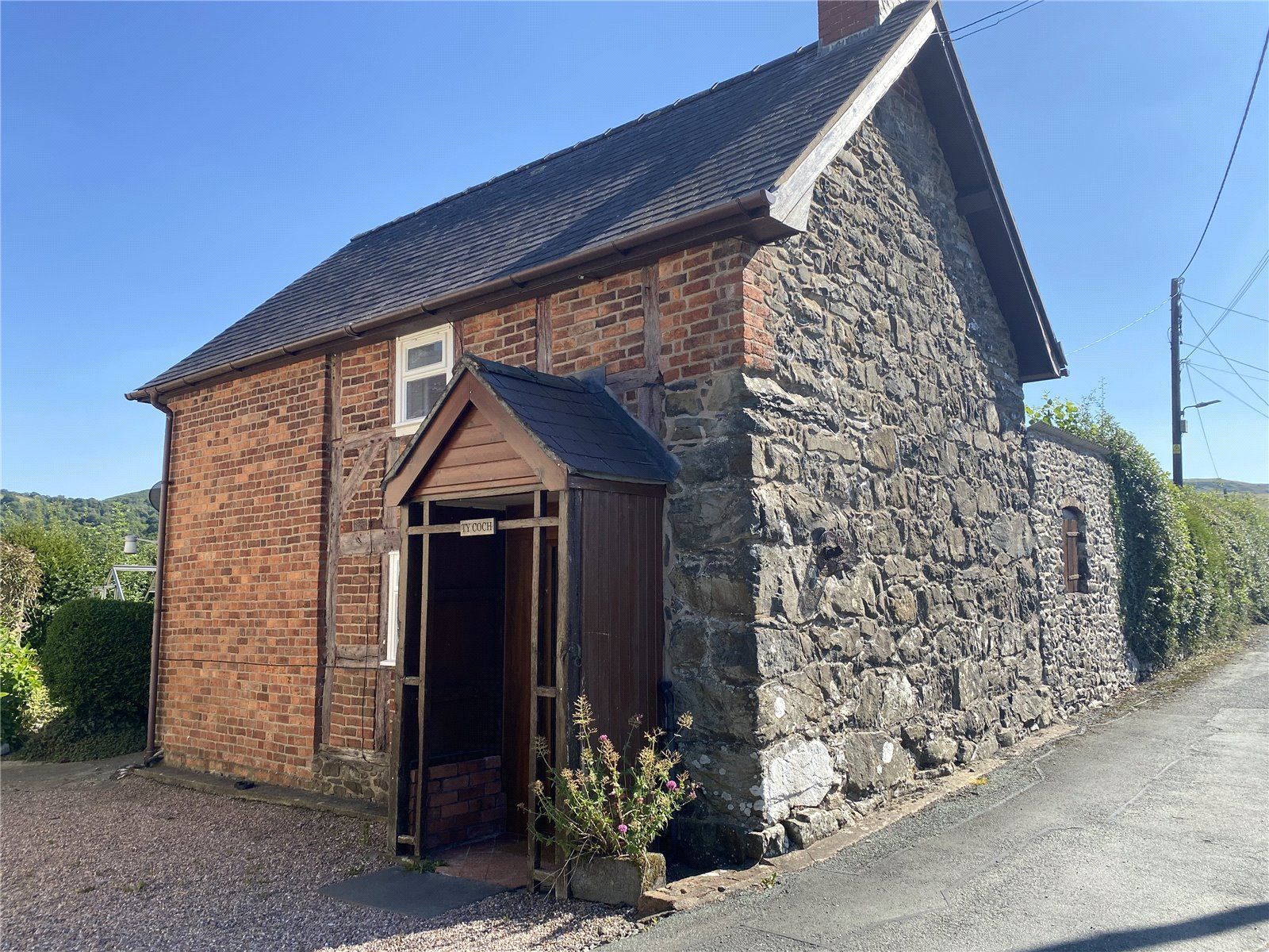 2 bed cottage to rent in Llanerfyl, Welshpool, Powys SY21 Zoopla