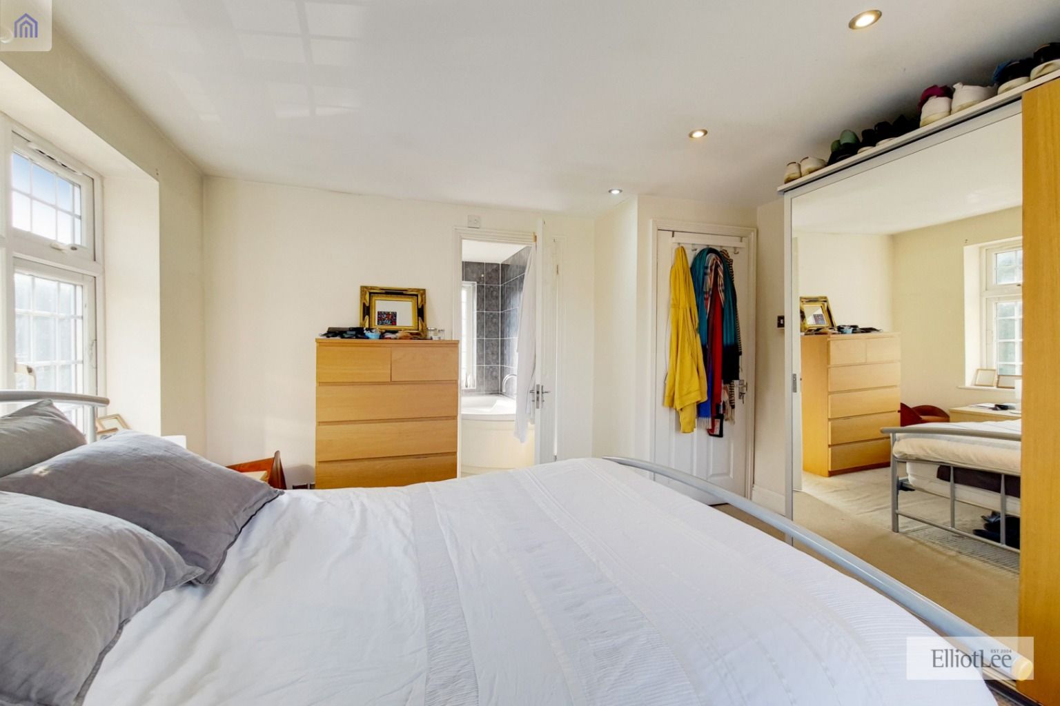 5 bed semidetached house for sale in Middleton Avenue, Greenford UB6