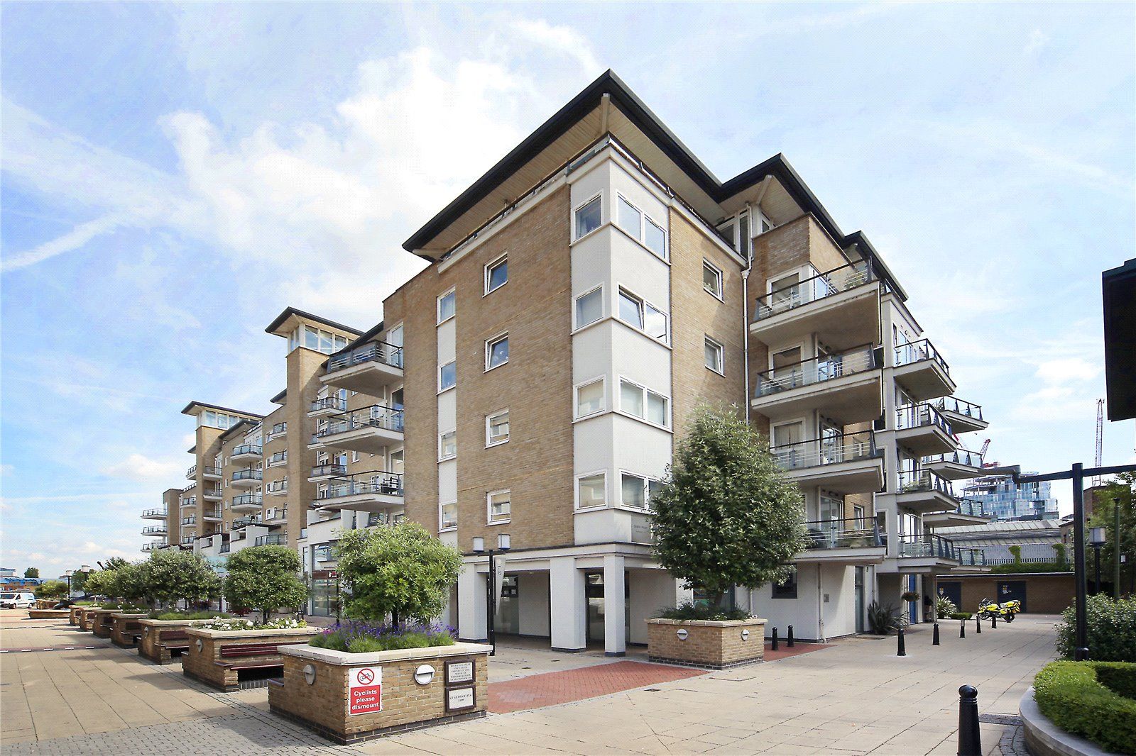 2 bed flat for sale in Dolphin House, Smugglers Way, Wandsworth, London
