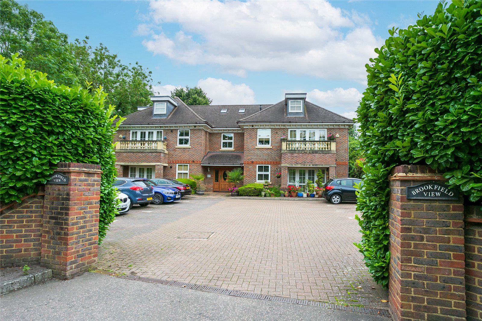 1 bed flat for sale in Brookfield View, Hempstead Road, Kings Langley