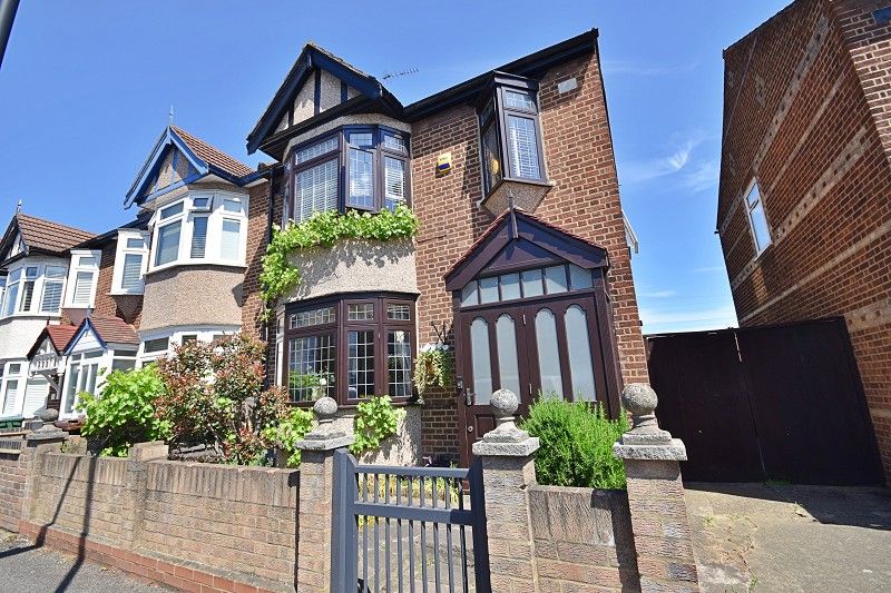 Coolgardie Avenue, Highams Park, London. E4  