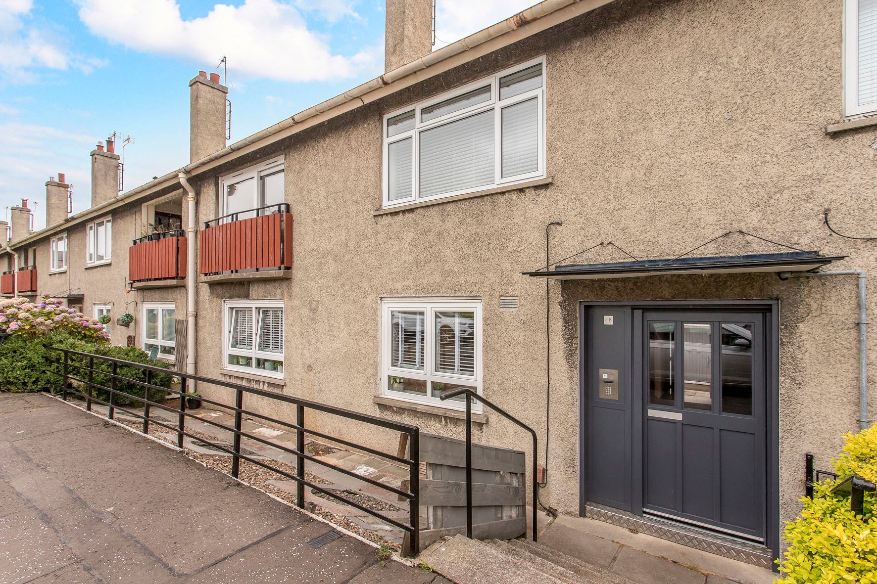 2 bed flat for sale in 7/1 Lady Nairne Crescent, Edinburgh EH8 Zoopla