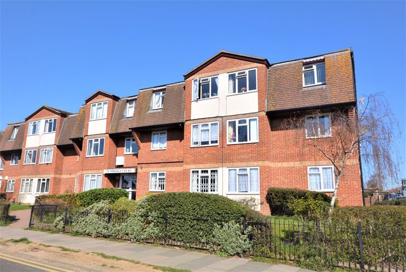 1 bed flat for sale in Riviera Drive, SouthendOnSea SS1 Zoopla