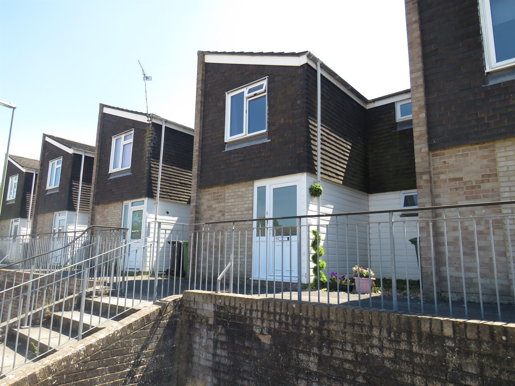 3 bed terraced house for sale in Mullins Close, Oakridge, Basingstoke