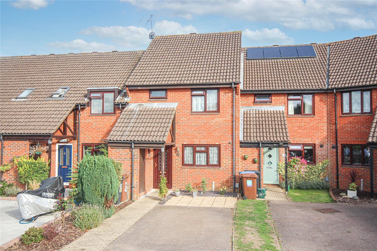 3 bed terraced house for sale in Dalewood, Welwyn Garden City