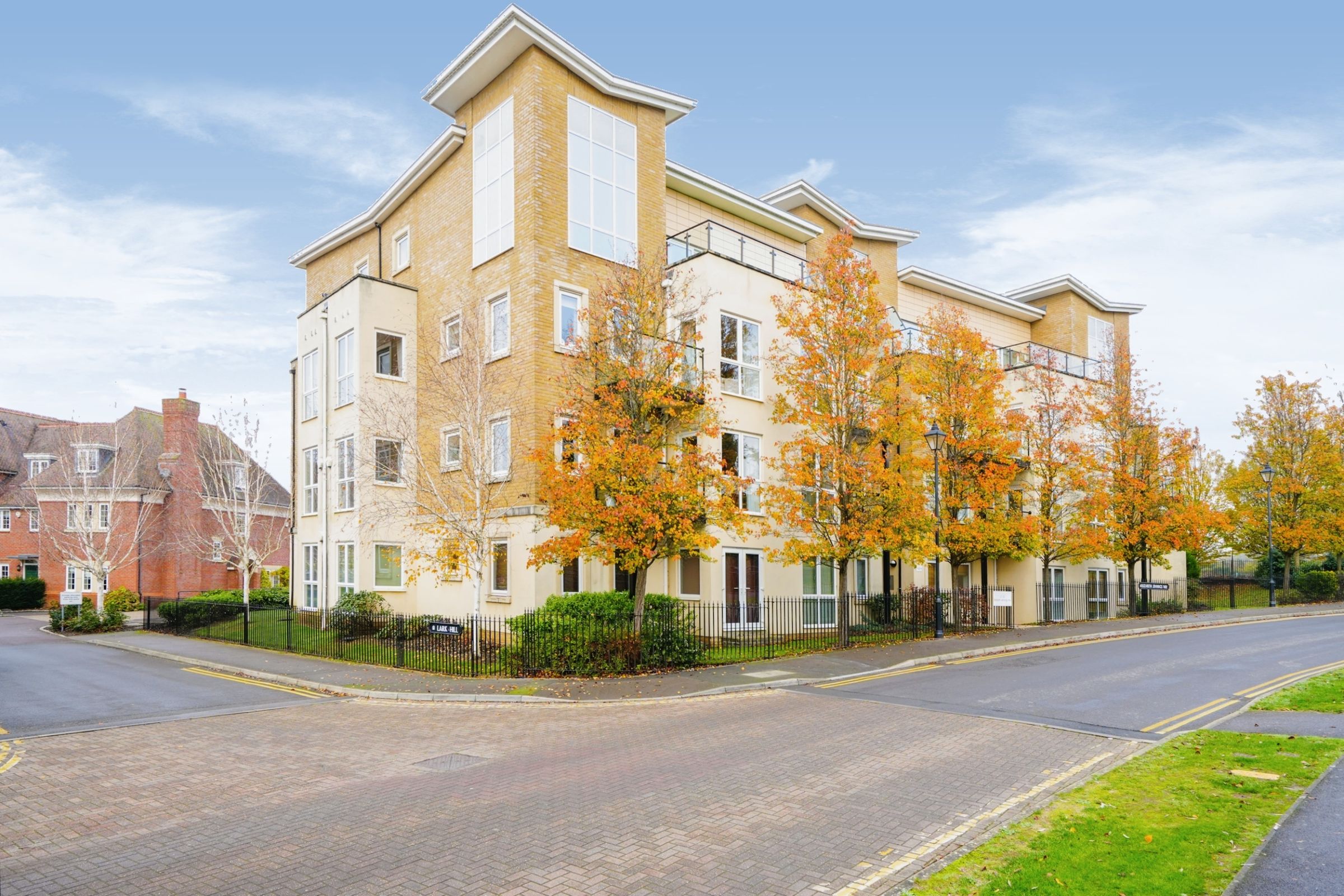 3 bed flat for sale in Elizabeth Jennings Way, Oxford OX2 Zoopla