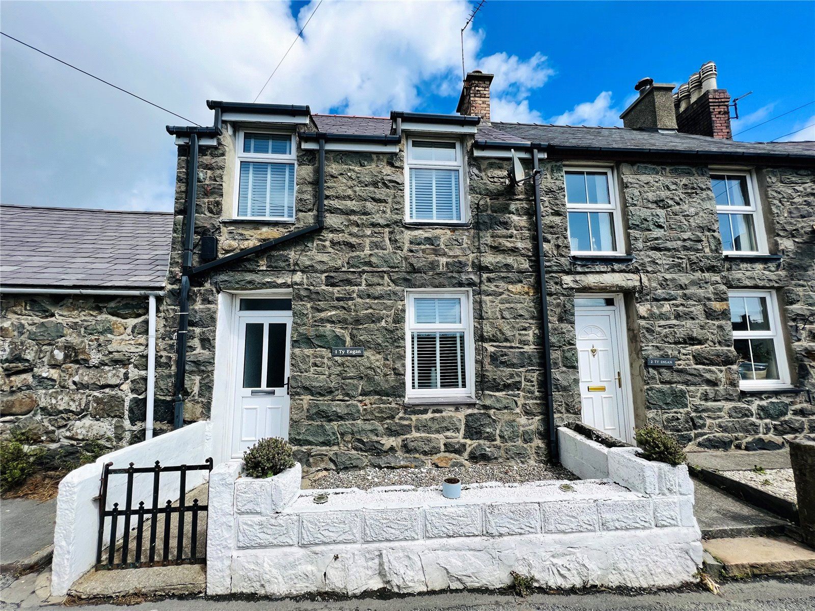 3 bed end terrace house for sale in Chwilog, Pwllheli, Chwilog