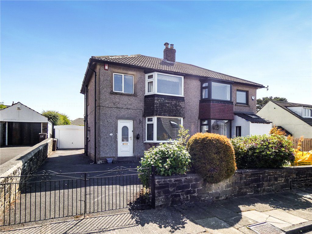 3 bed semidetached house for sale in Grange Road, Bingley, West