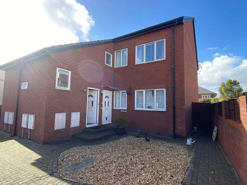 2 bed flat to rent in Cooks Court, Manor Road, Crosby, Liverpool L23