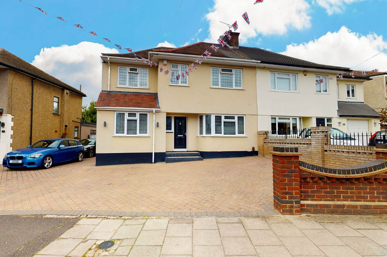 4 bed semidetached house for sale in Highfield Road, Collier Row