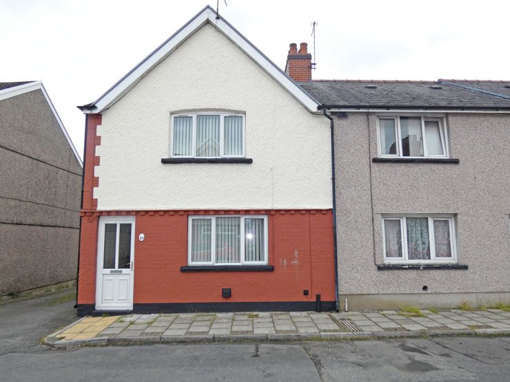 2 bed end terrace house for sale in William Street, TirYBerth