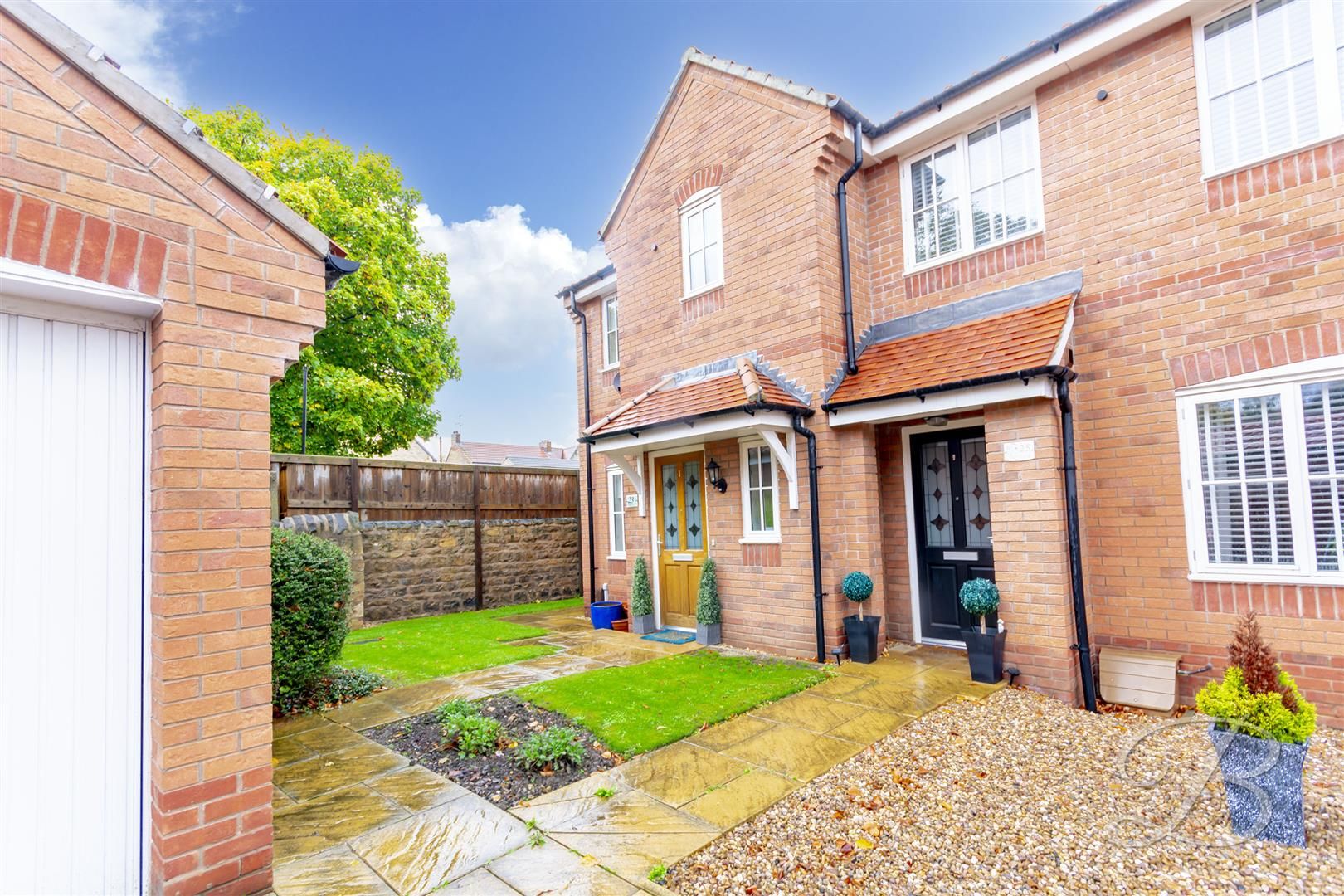 3 bed end terrace house for sale in Digby Court, Mansfield Woodhouse