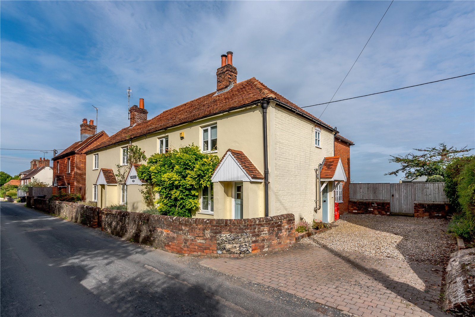 4 bed detached house for sale in High Street, Kintbury, Hungerford