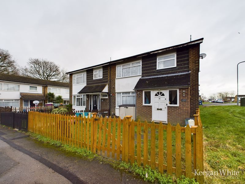 3 bed semidetached house for sale in Hithercroft Road, Downley, High