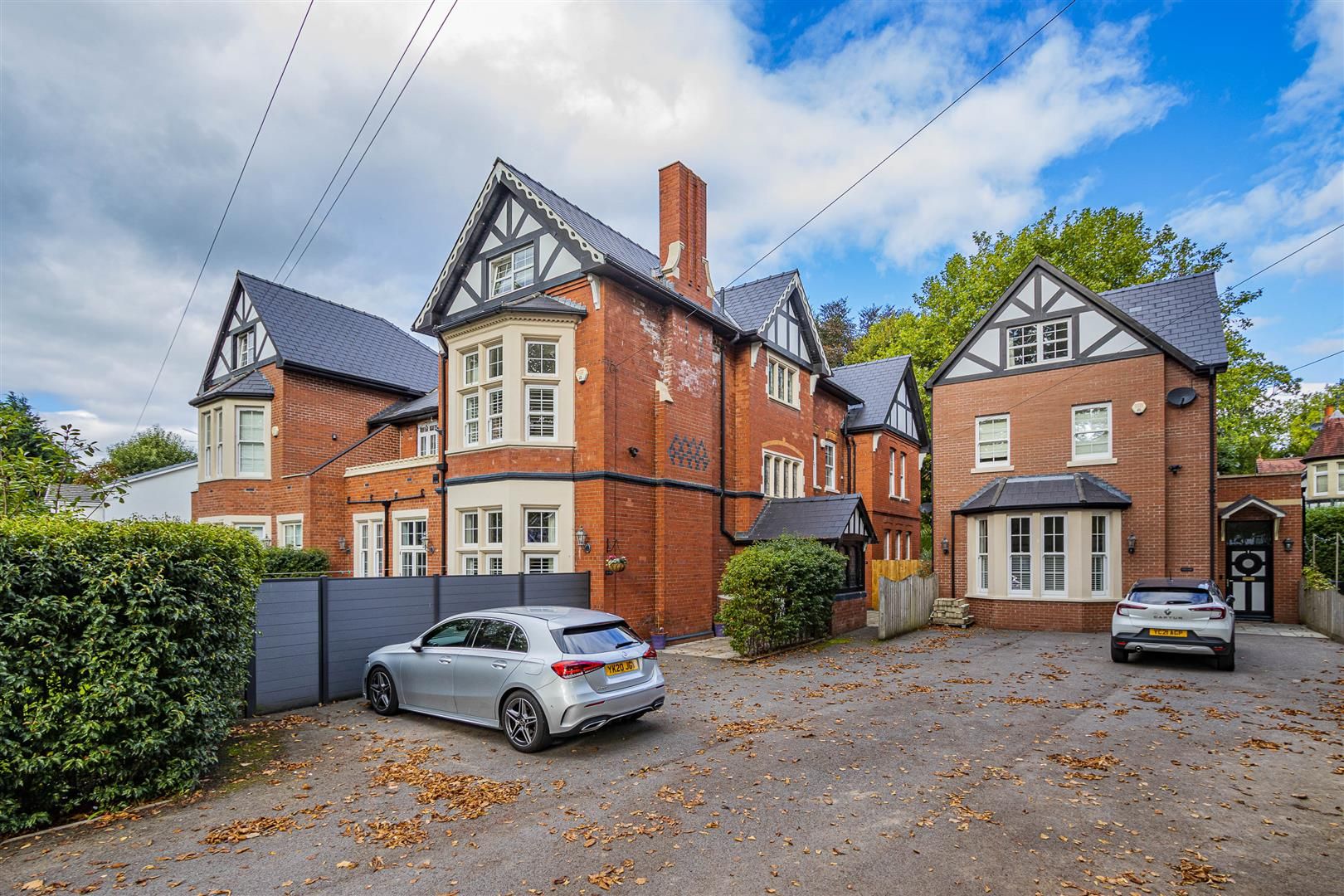 5 bed semidetached house for sale in Ashchurch Row, HeolYForlan