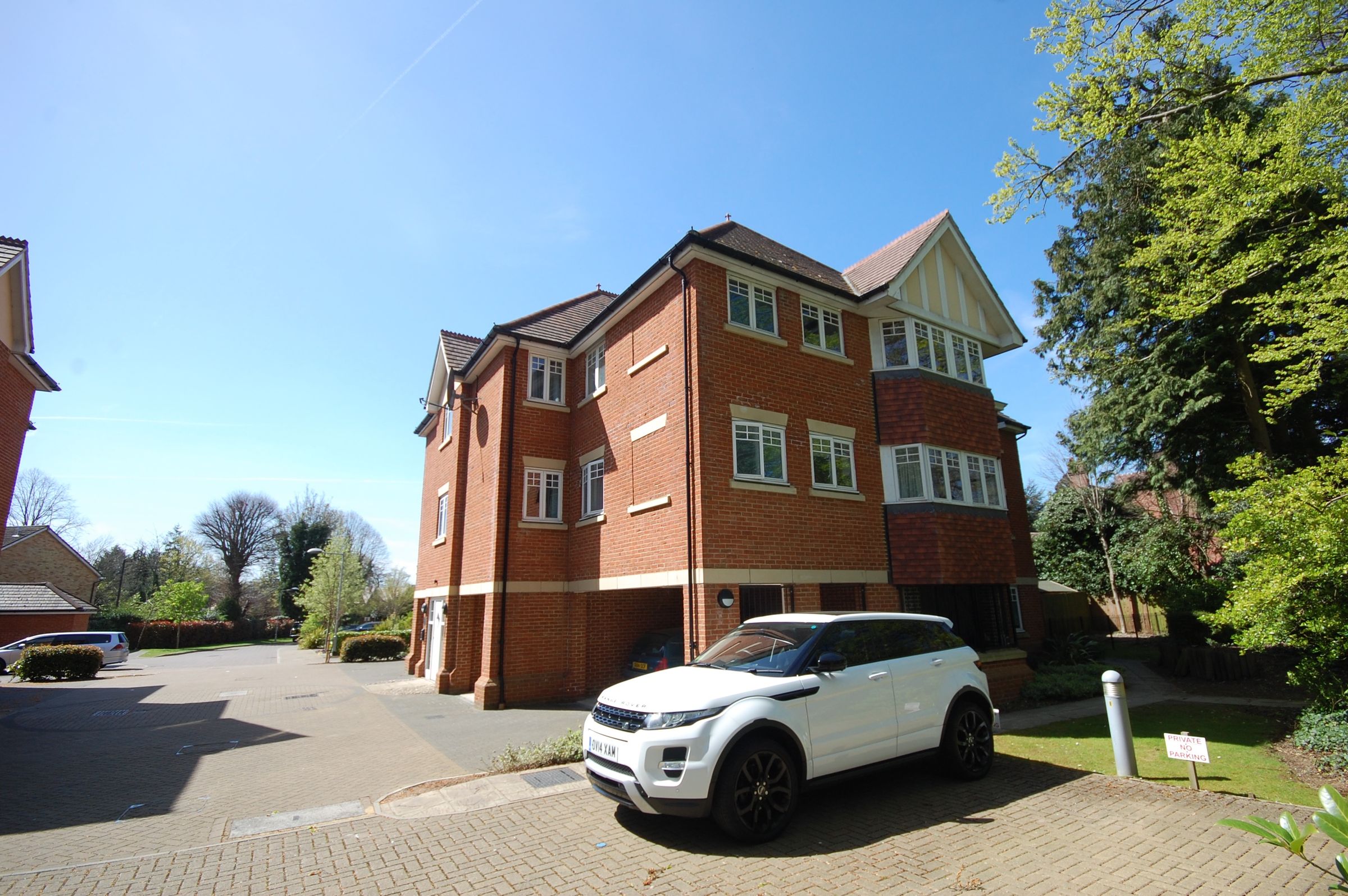 2 bed flat to rent in Priory Fields, Watford WD17 Zoopla