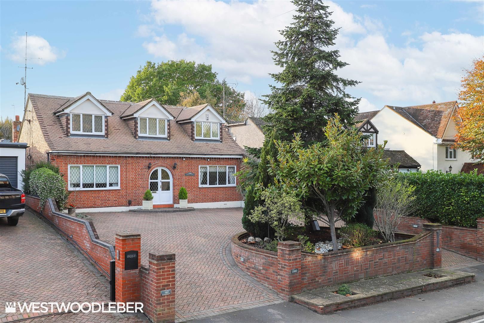 3 bed detached house for sale in Middle Street, Nazeing, Waltham Abbey