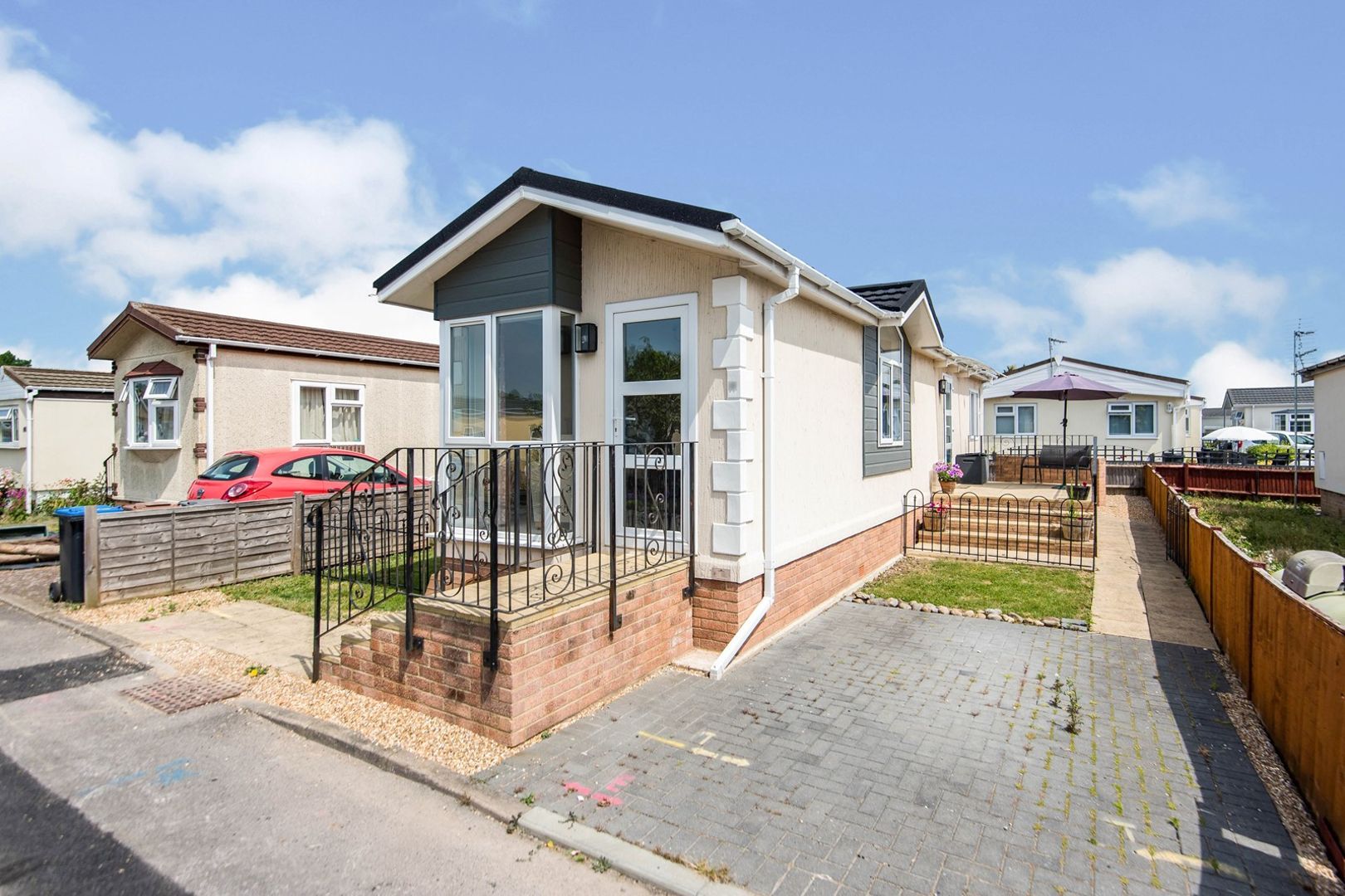 Albert Avenue, Chertsey KT16