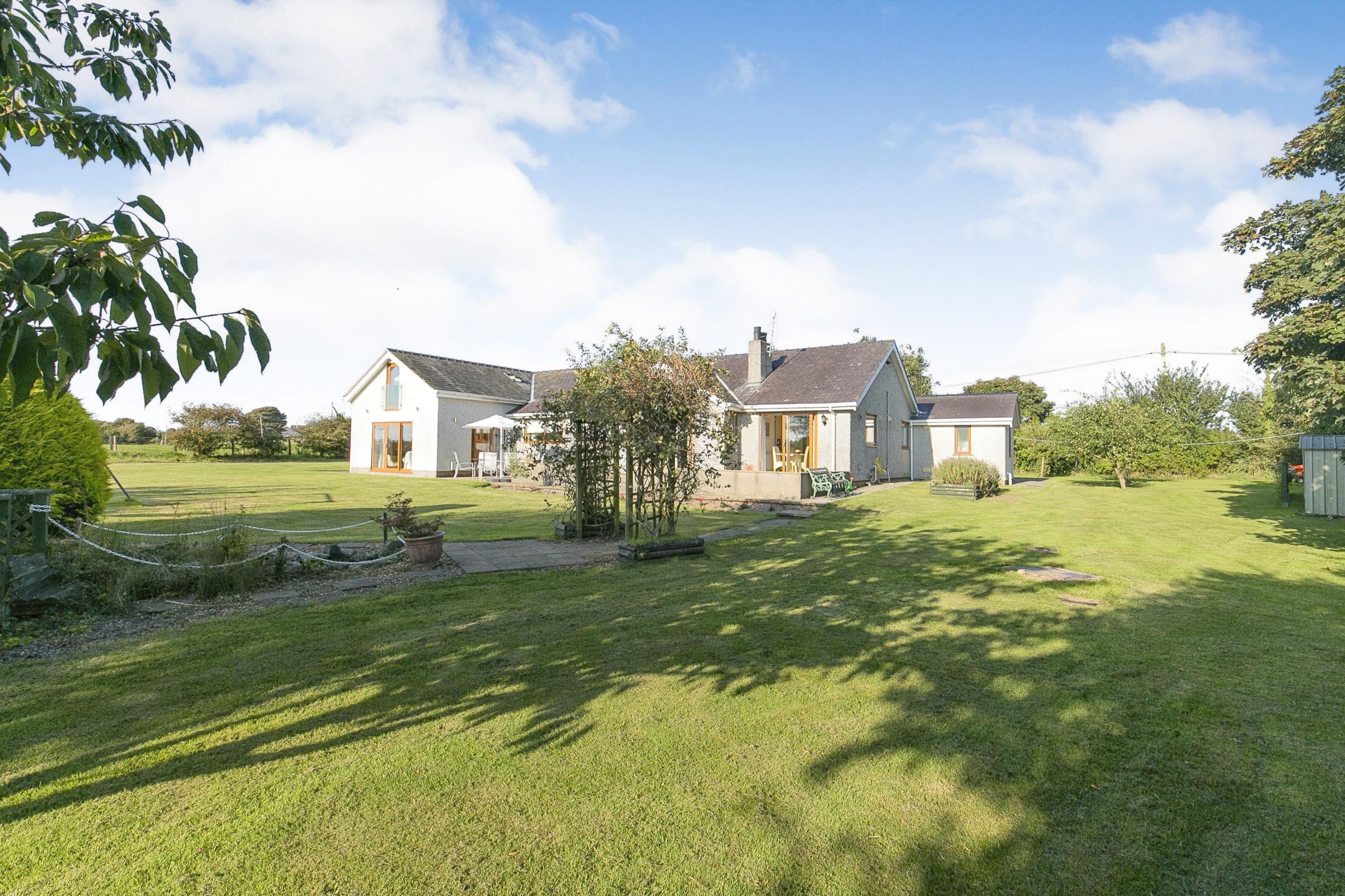 6 bed detached house for sale in Capel Coch, Llangefni LL77 Zoopla