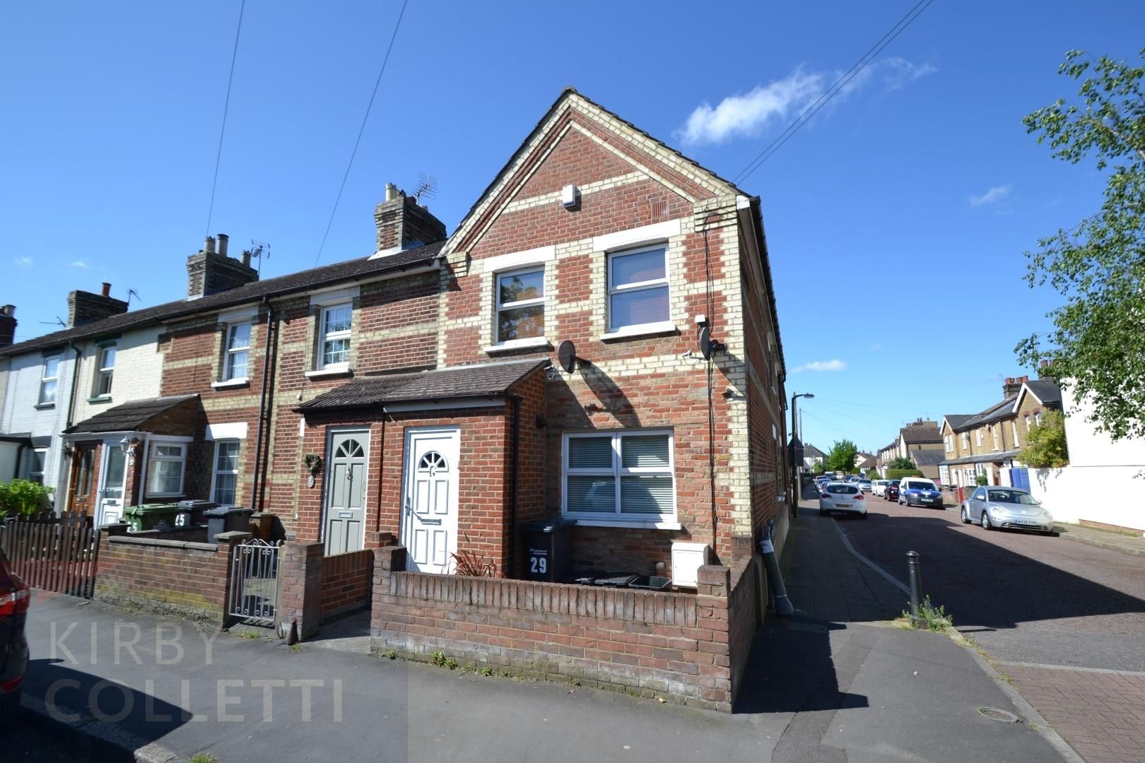 2 bed to rent in Old Highway, Hoddesdon, Hertfordshire EN11