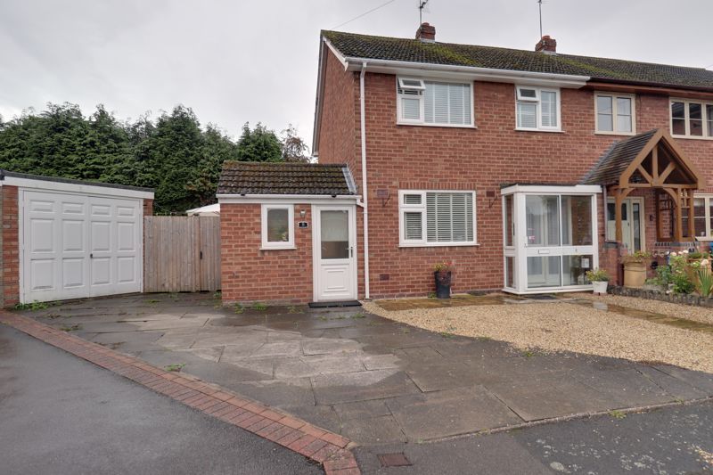 3 bed semidetached house for sale in Newport Croft, Brewood, Stafford