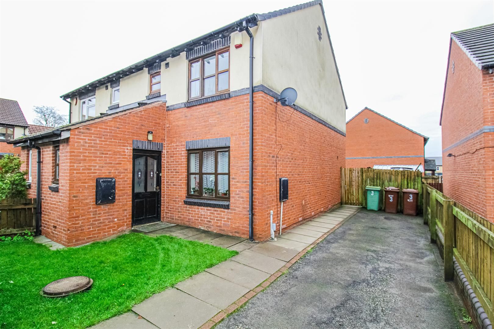 3 bed semidetached house for sale in St. Clair Green, Alverthorpe